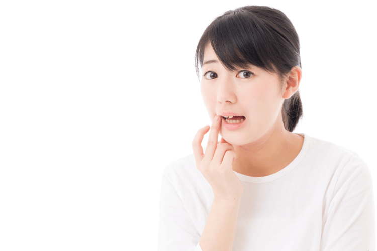 インプラントで歯茎が黒くなるのはなぜ？原因や予防法とは？